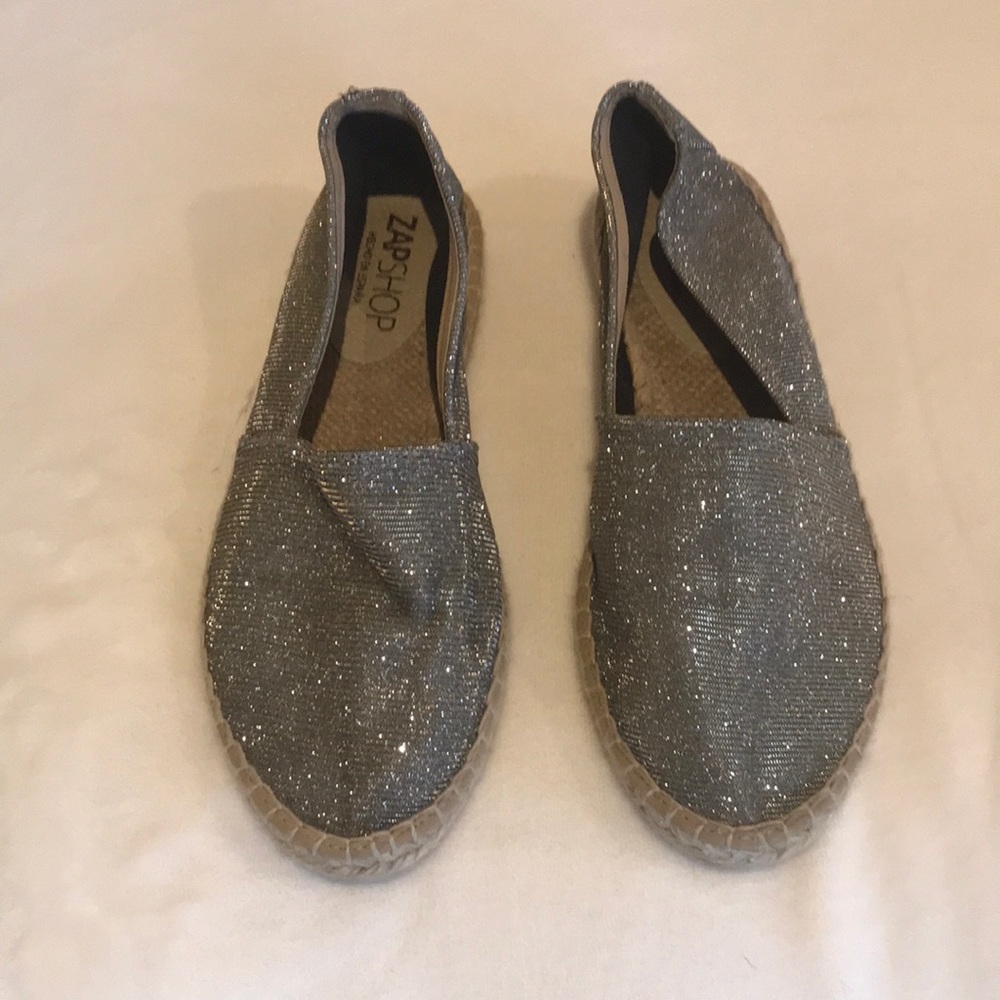 ZAP SHOP espadrilles silver metallic. Made in Spain. Size 39 8-8 1/2. NEW!